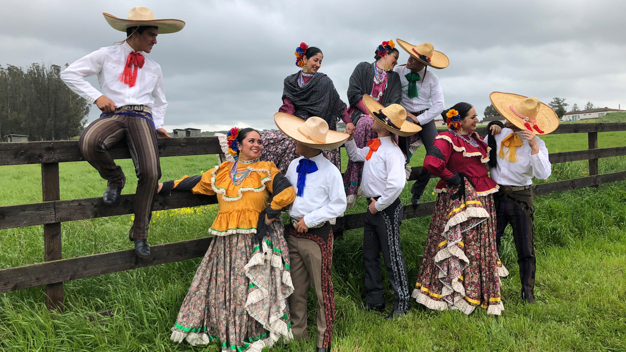 Los Lupeños at the ranch
